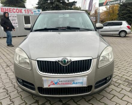 Шкода Фабия 2007 в Кривом Роге на Automoto.ua Бежевый Шкода Фабия, объемом двигателя 1.4 л и пробегом 202 тыс. км за 5500 $, фото 1 на Automoto.ua