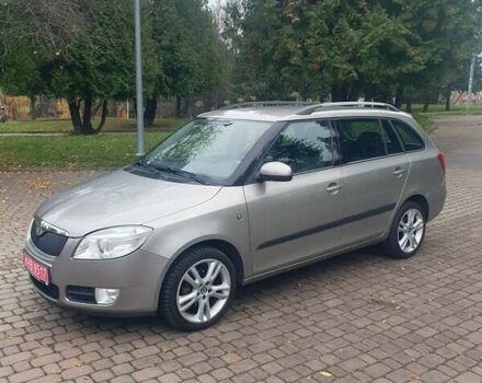 Бежевый Шкода Фабия, объемом двигателя 1.4 л и пробегом 190 тыс. км за 5750 $, фото 1 на Automoto.ua