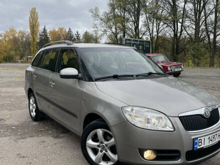 Бежевый Шкода Фабия, объемом двигателя 1.6 л и пробегом 225 тыс. км за 5750 $, фото 1 на Automoto.ua