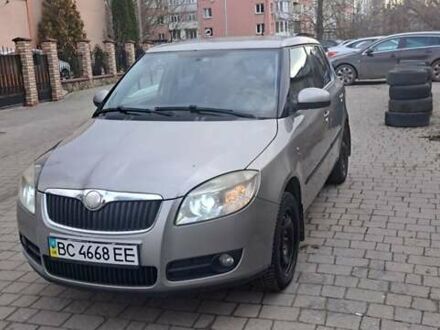 Бежевий Шкода Фабія, об'ємом двигуна 1.39 л та пробігом 243 тис. км за 4499 $, фото 1 на Automoto.ua