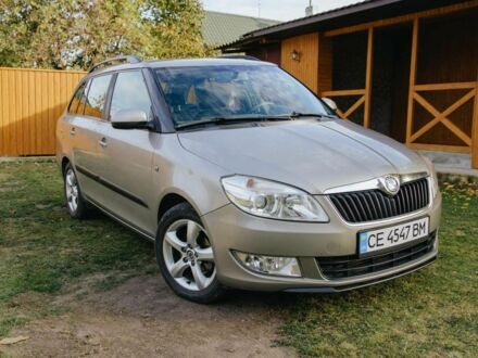 Бежевый Шкода Фабия, объемом двигателя 1.2 л и пробегом 323 тыс. км за 5000 $, фото 1 на Automoto.ua