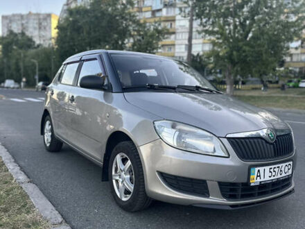 Бежевый Шкода Фабия, объемом двигателя 1.2 л и пробегом 340 тыс. км за 5200 $, фото 1 на Automoto.ua