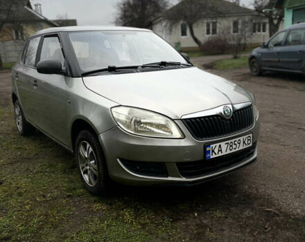Бежевий Шкода Фабія, об'ємом двигуна 1.2 л та пробігом 290 тис. км за 3900 $, фото 1 на Automoto.ua