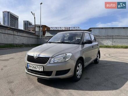 Шкода Фабия 2012 в Киеве на Automoto.ua Бежевый Шкода Фабия, объемом двигателя 1.2 л и пробегом 63 тыс. км за 5600 $, фото 1 на Automoto.ua