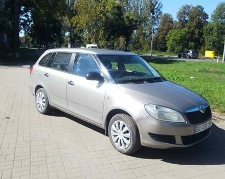 Бежевий Шкода Фабія, об'ємом двигуна 1.2 л та пробігом 150 тис. км за 4400 $, фото 1 на Automoto.ua