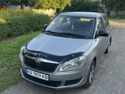 Бежевий Шкода Фабія, об'ємом двигуна 1.2 л та пробігом 197 тис. км за 4200 $, фото 1 на Automoto.ua