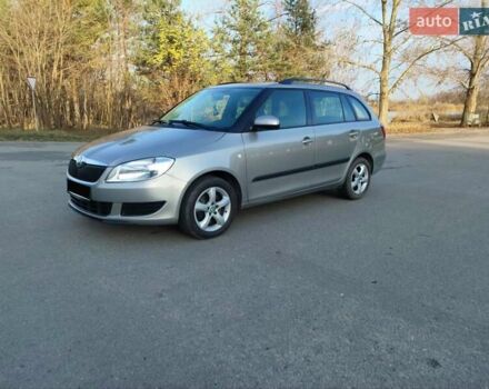 Бежевый Шкода Фабия, объемом двигателя 1.2 л и пробегом 218 тыс. км за 8400 $, фото 1 на Automoto.ua