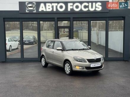 Бежевый Шкода Фабия, объемом двигателя 1.39 л и пробегом 200 тыс. км за 7000 $, фото 1 на Automoto.ua
