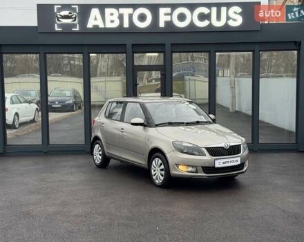 Бежевый Шкода Фабия, объемом двигателя 1.39 л и пробегом 200 тыс. км за 7000 $, фото 1 на Automoto.ua