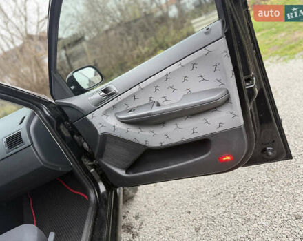 Чорний Шкода Фабія, об'ємом двигуна 1.39 л та пробігом 201 тис. км за 3750 $, фото 29 на Automoto.ua