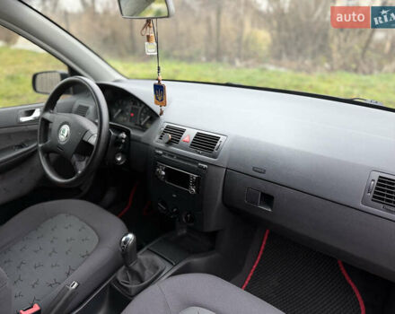 Чорний Шкода Фабія, об'ємом двигуна 1.39 л та пробігом 201 тис. км за 3750 $, фото 27 на Automoto.ua