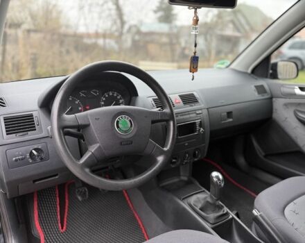 Черный Шкода Фабия, объемом двигателя 1.4 л и пробегом 201 тыс. км за 4100 $, фото 14 на Automoto.ua