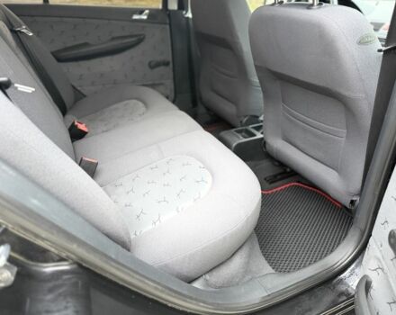 Черный Шкода Фабия, объемом двигателя 1.4 л и пробегом 201 тыс. км за 4100 $, фото 21 на Automoto.ua