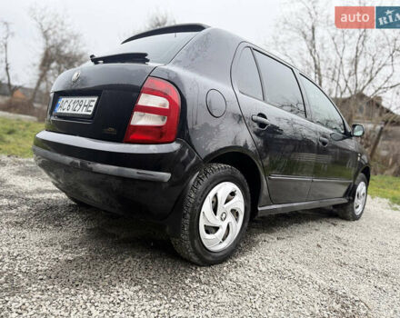 Чорний Шкода Фабія, об'ємом двигуна 1.39 л та пробігом 201 тис. км за 3750 $, фото 8 на Automoto.ua