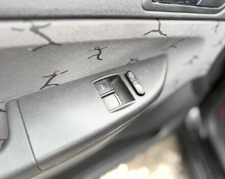 Черный Шкода Фабия, объемом двигателя 1.4 л и пробегом 201 тыс. км за 4100 $, фото 15 на Automoto.ua