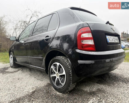 Чорний Шкода Фабія, об'ємом двигуна 1.39 л та пробігом 201 тис. км за 3750 $, фото 6 на Automoto.ua