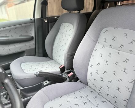 Черный Шкода Фабия, объемом двигателя 1.4 л и пробегом 201 тыс. км за 4100 $, фото 12 на Automoto.ua