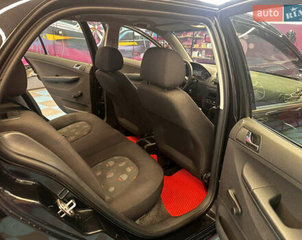 Черный Шкода Фабия, объемом двигателя 1.39 л и пробегом 275 тыс. км за 3999 $, фото 8 на Automoto.ua