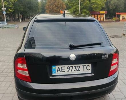 Черный Шкода Фабия, объемом двигателя 1.39 л и пробегом 280 тыс. км за 4600 $, фото 2 на Automoto.ua