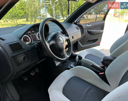 Черный Шкода Фабия, объемом двигателя 1.9 л и пробегом 265 тыс. км за 6599 $, фото 12 на Automoto.ua