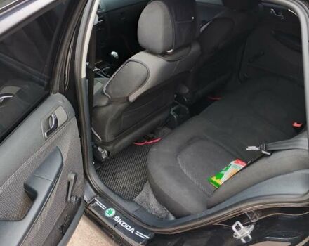 Черный Шкода Фабия, объемом двигателя 1.39 л и пробегом 229 тыс. км за 4350 $, фото 15 на Automoto.ua