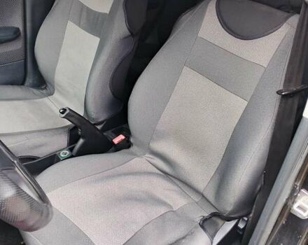 Черный Шкода Фабия, объемом двигателя 1.39 л и пробегом 229 тыс. км за 4350 $, фото 12 на Automoto.ua