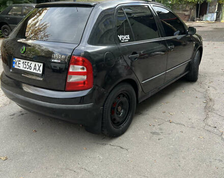 Черный Шкода Фабия, объемом двигателя 1.9 л и пробегом 290 тыс. км за 3300 $, фото 4 на Automoto.ua