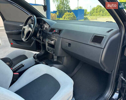 Черный Шкода Фабия, объемом двигателя 1.9 л и пробегом 265 тыс. км за 6599 $, фото 23 на Automoto.ua