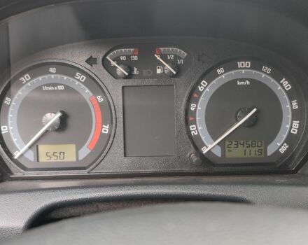Черный Шкода Фабия, объемом двигателя 1.2 л и пробегом 234 тыс. км за 4200 $, фото 5 на Automoto.ua
