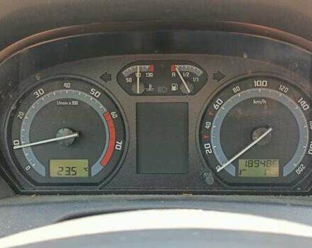 Черный Шкода Фабия, объемом двигателя 1.2 л и пробегом 189 тыс. км за 4054 $, фото 2 на Automoto.ua