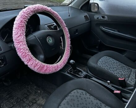 Черный Шкода Фабия, объемом двигателя 1.2 л и пробегом 204 тыс. км за 2750 $, фото 3 на Automoto.ua