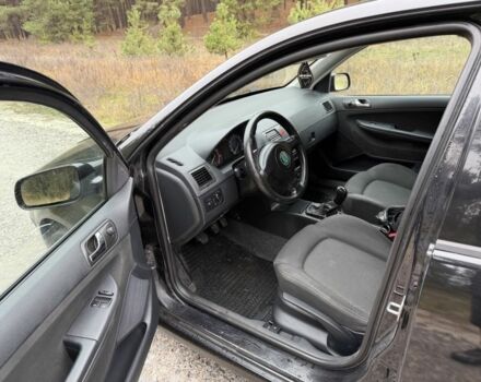 Черный Шкода Фабия, объемом двигателя 1.2 л и пробегом 175 тыс. км за 3950 $, фото 9 на Automoto.ua