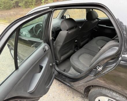 Черный Шкода Фабия, объемом двигателя 1.2 л и пробегом 175 тыс. км за 3950 $, фото 6 на Automoto.ua