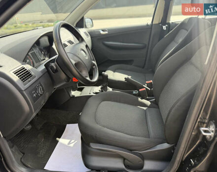 Черный Шкода Фабия, объемом двигателя 1.4 л и пробегом 177 тыс. км за 4350 $, фото 21 на Automoto.ua