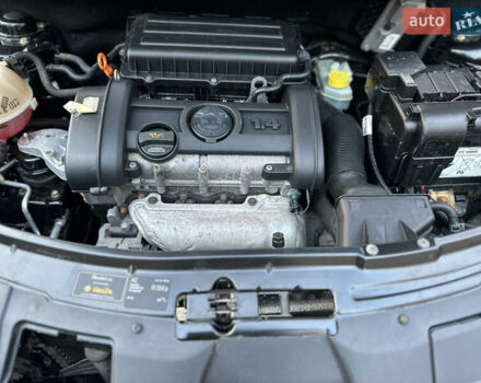 Черный Шкода Фабия, объемом двигателя 1.39 л и пробегом 153 тыс. км за 4250 $, фото 54 на Automoto.ua