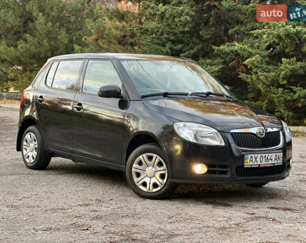 Черный Шкода Фабия, объемом двигателя 1.39 л и пробегом 153 тыс. км за 4250 $, фото 4 на Automoto.ua