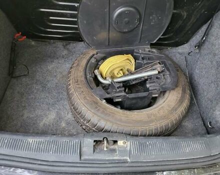 Черный Шкода Фабия, объемом двигателя 1.2 л и пробегом 341 тыс. км за 3000 $, фото 10 на Automoto.ua