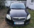 Черный Шкода Фабия, объемом двигателя 1.2 л и пробегом 165 тыс. км за 4100 $, фото 1 на Automoto.ua
