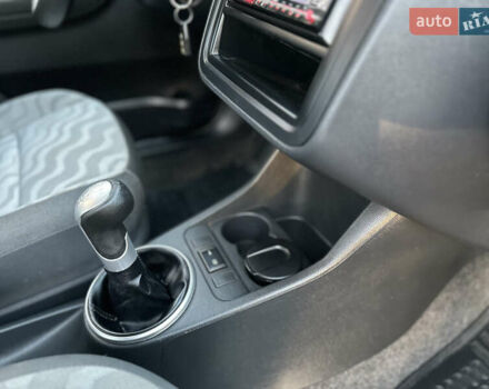 Черный Шкода Фабия, объемом двигателя 1.39 л и пробегом 153 тыс. км за 4250 $, фото 44 на Automoto.ua