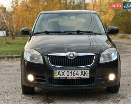 Черный Шкода Фабия, объемом двигателя 1.39 л и пробегом 153 тыс. км за 4250 $, фото 3 на Automoto.ua