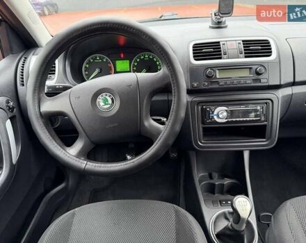 Черный Шкода Фабия, объемом двигателя 1.39 л и пробегом 209 тыс. км за 4800 $, фото 3 на Automoto.ua