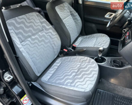 Черный Шкода Фабия, объемом двигателя 1.39 л и пробегом 153 тыс. км за 4250 $, фото 55 на Automoto.ua