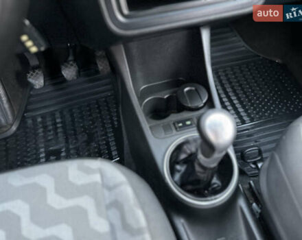 Черный Шкода Фабия, объемом двигателя 1.39 л и пробегом 153 тыс. км за 4250 $, фото 36 на Automoto.ua