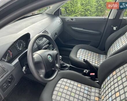 Черный Шкода Фабия, объемом двигателя 1.39 л и пробегом 150 тыс. км за 4800 $, фото 3 на Automoto.ua
