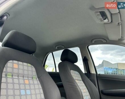 Черный Шкода Фабия, объемом двигателя 1.39 л и пробегом 150 тыс. км за 4800 $, фото 1 на Automoto.ua