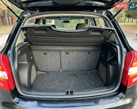 Черный Шкода Фабия, объемом двигателя 1.39 л и пробегом 153 тыс. км за 4250 $, фото 47 на Automoto.ua