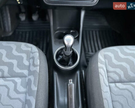 Черный Шкода Фабия, объемом двигателя 1.39 л и пробегом 153 тыс. км за 4250 $, фото 32 на Automoto.ua