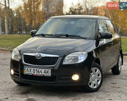 Черный Шкода Фабия, объемом двигателя 1.39 л и пробегом 153 тыс. км за 4250 $, фото 1 на Automoto.ua