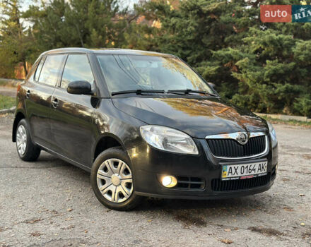 Черный Шкода Фабия, объемом двигателя 1.39 л и пробегом 153 тыс. км за 4250 $, фото 2 на Automoto.ua
