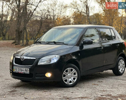 Черный Шкода Фабия, объемом двигателя 1.39 л и пробегом 153 тыс. км за 4250 $, фото 8 на Automoto.ua